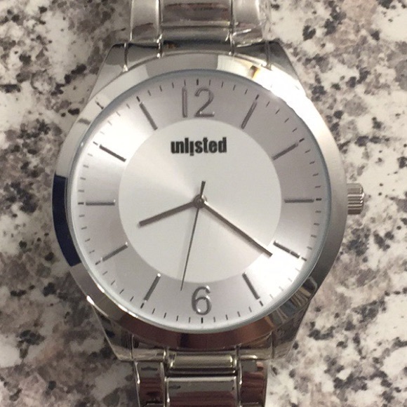 Unlisted watch - Picture 2 of 2